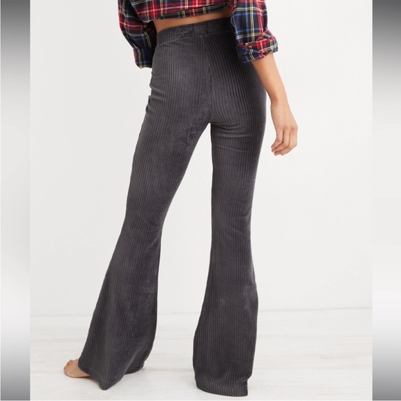Aerie Groove-On Velour High Waisted Flare Pant | Size M Short | Smoked Gray - Picture 8 of 9
